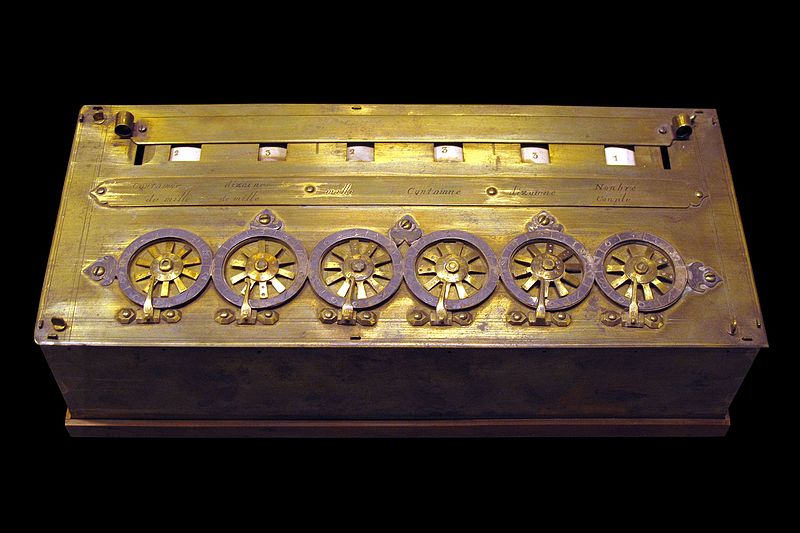 Pascal's calculator (1649) (© Rama, Wikimedia Commons CC BY-SA 3.0 FR)